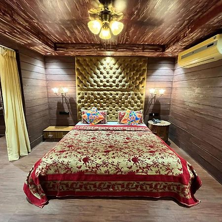 Hotel Shailly Inn Ahmedabad Extérieur photo