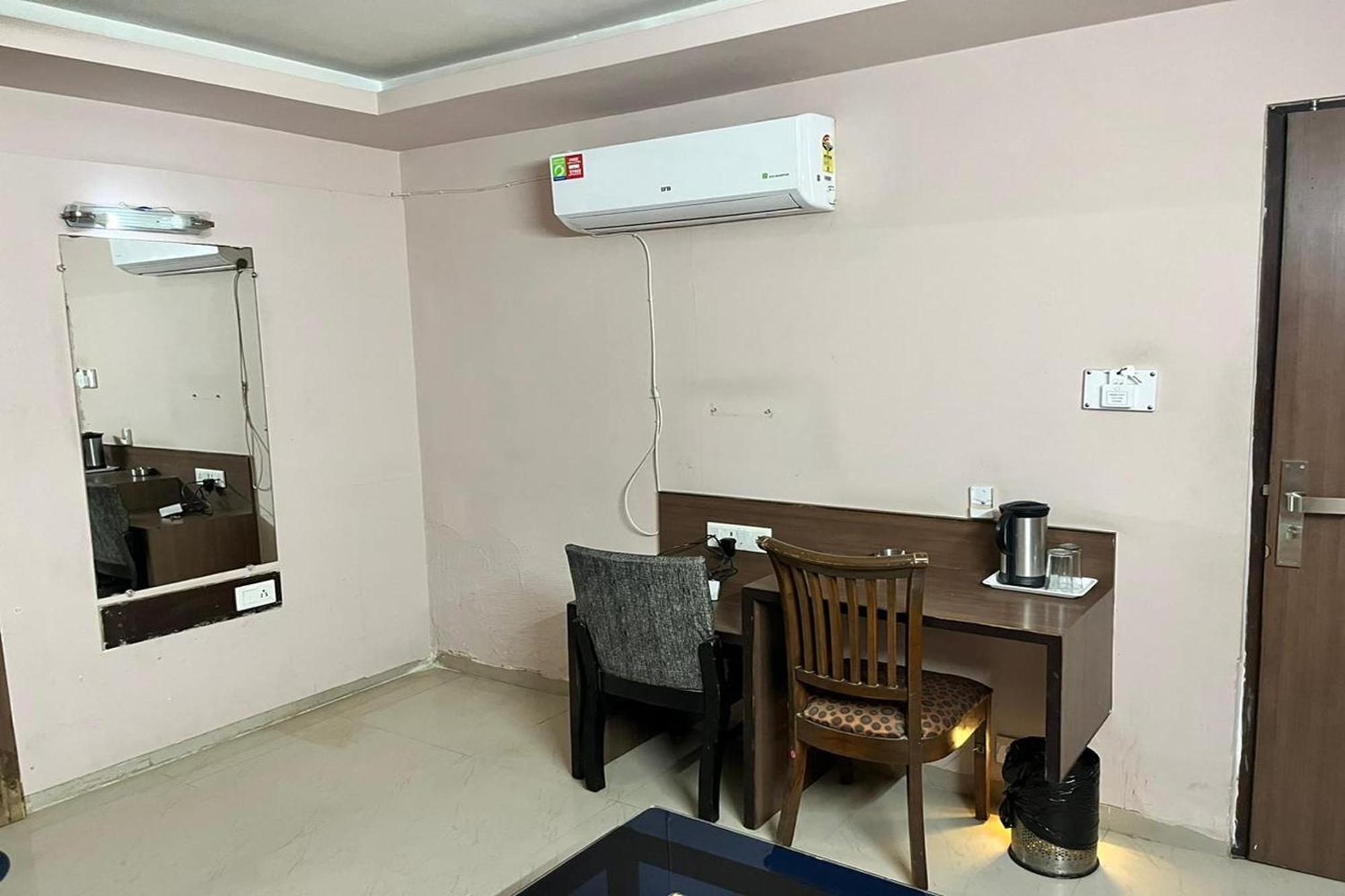 Hotel Shailly Inn Ahmedabad Extérieur photo