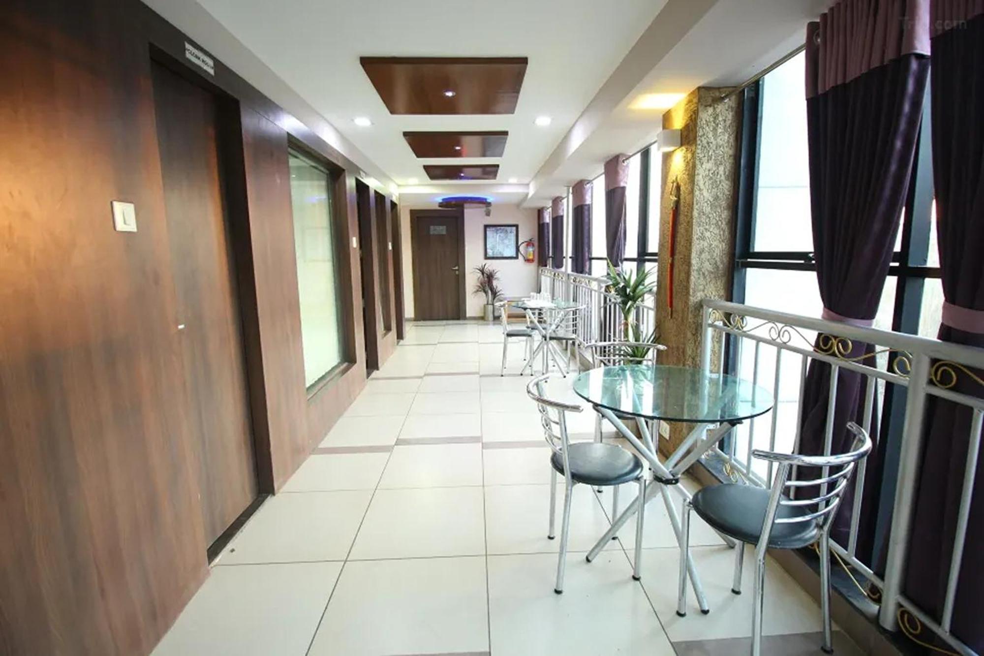 Hotel Shailly Inn Ahmedabad Extérieur photo
