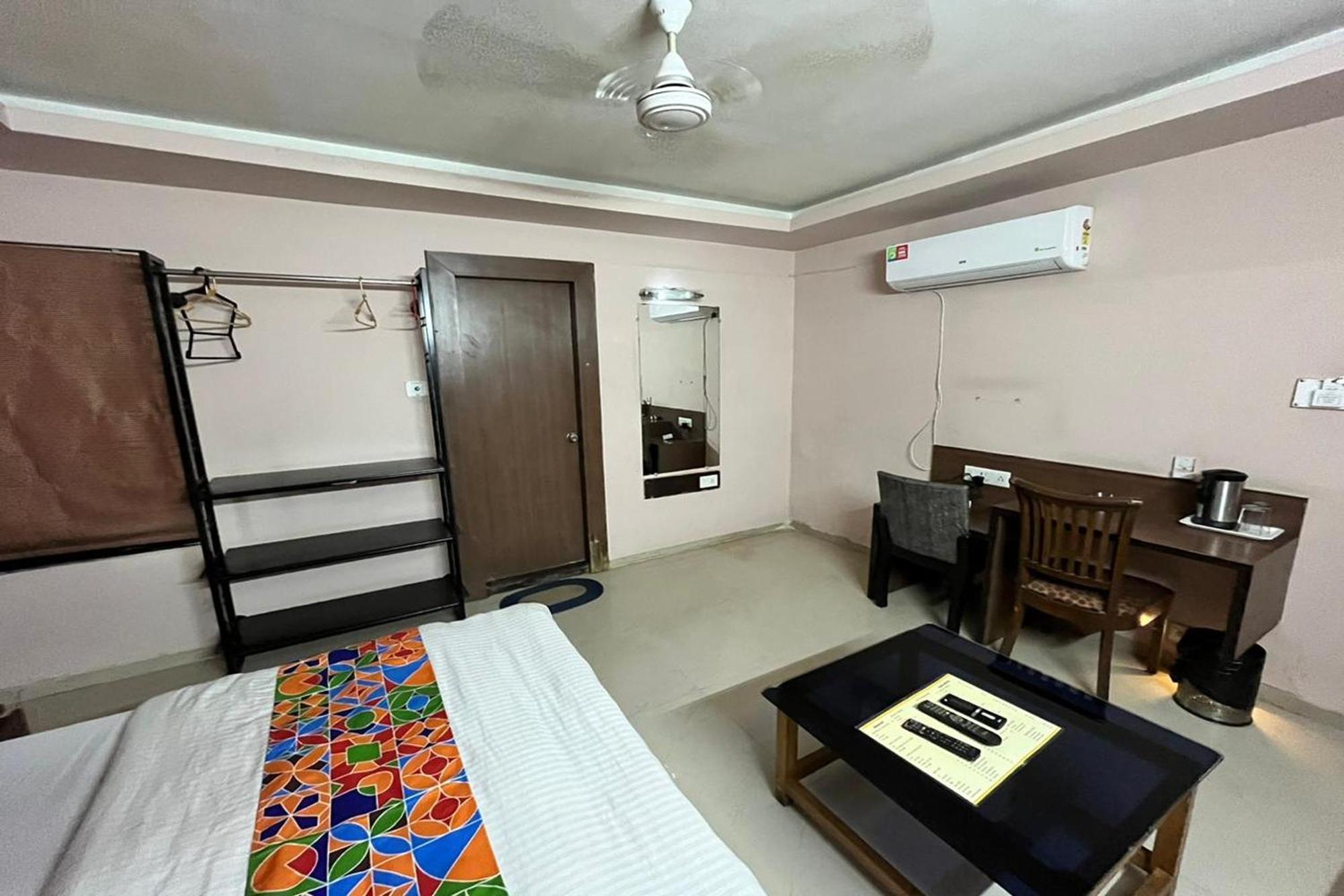 Hotel Shailly Inn Ahmedabad Extérieur photo