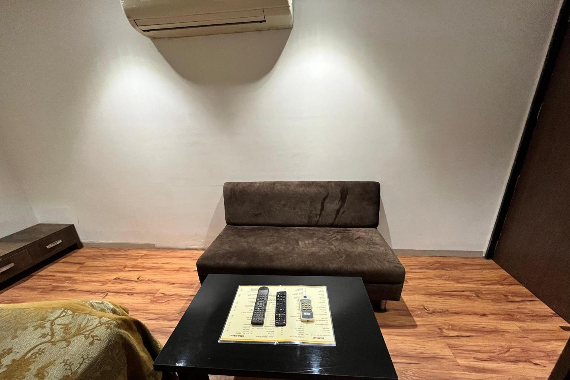 Hotel Shailly Inn Ahmedabad Extérieur photo