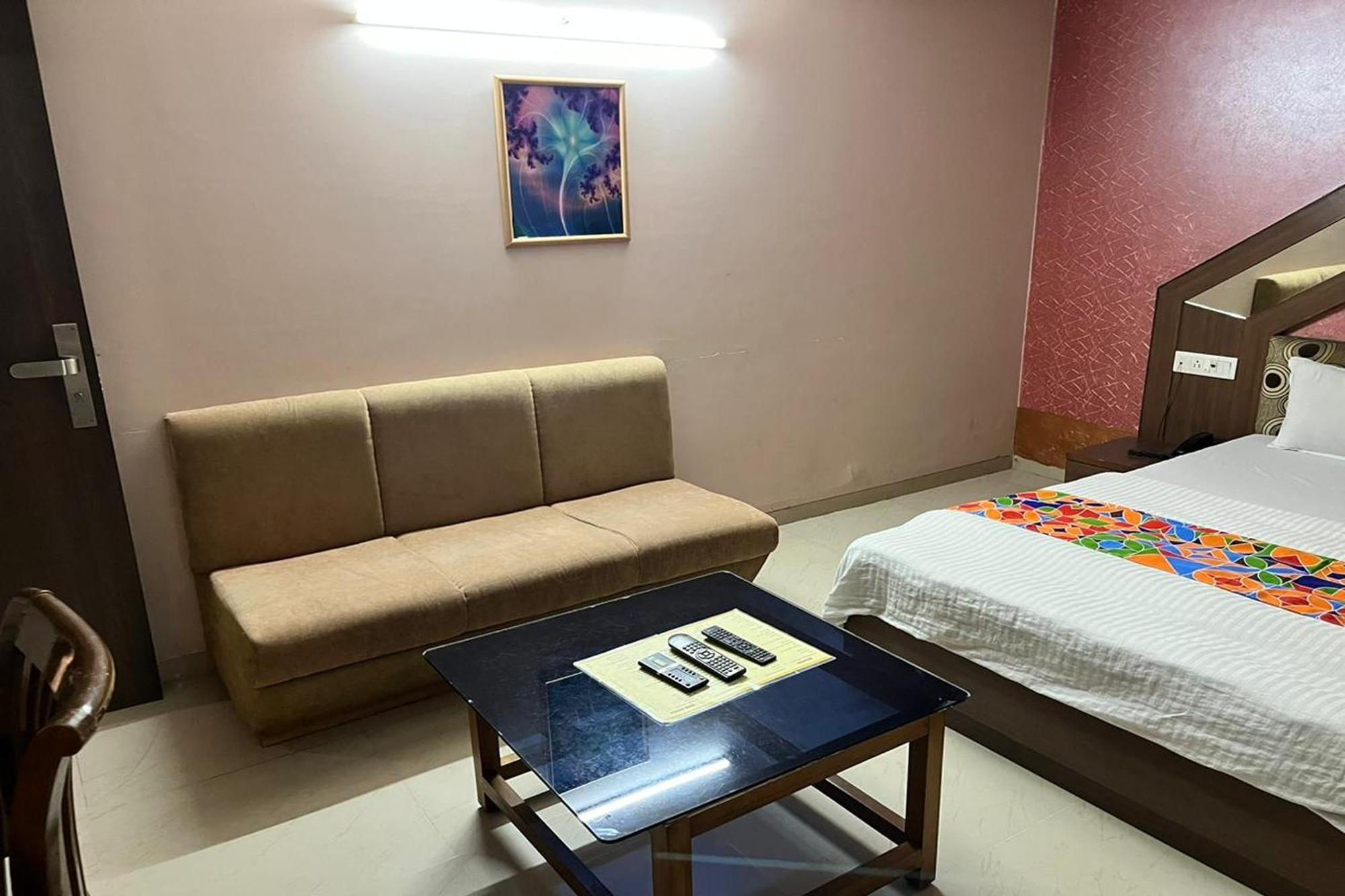 Hotel Shailly Inn Ahmedabad Extérieur photo