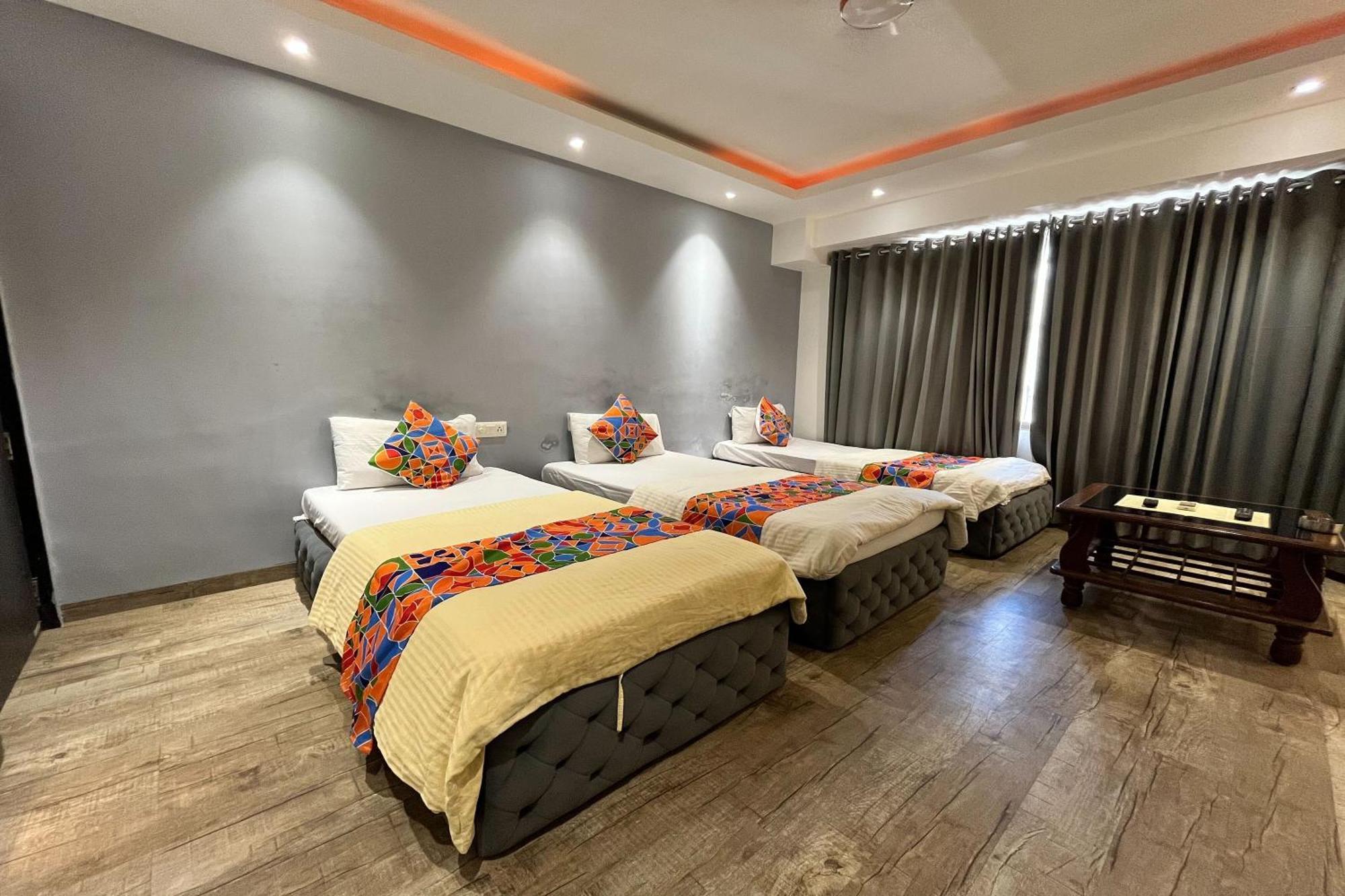 Hotel Shailly Inn Ahmedabad Extérieur photo