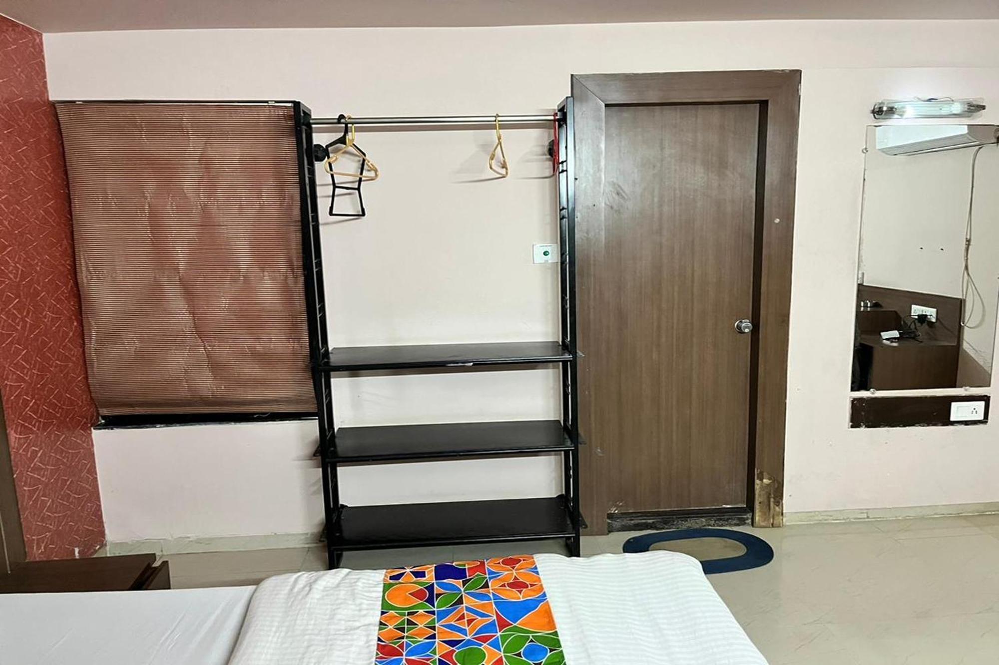 Hotel Shailly Inn Ahmedabad Extérieur photo