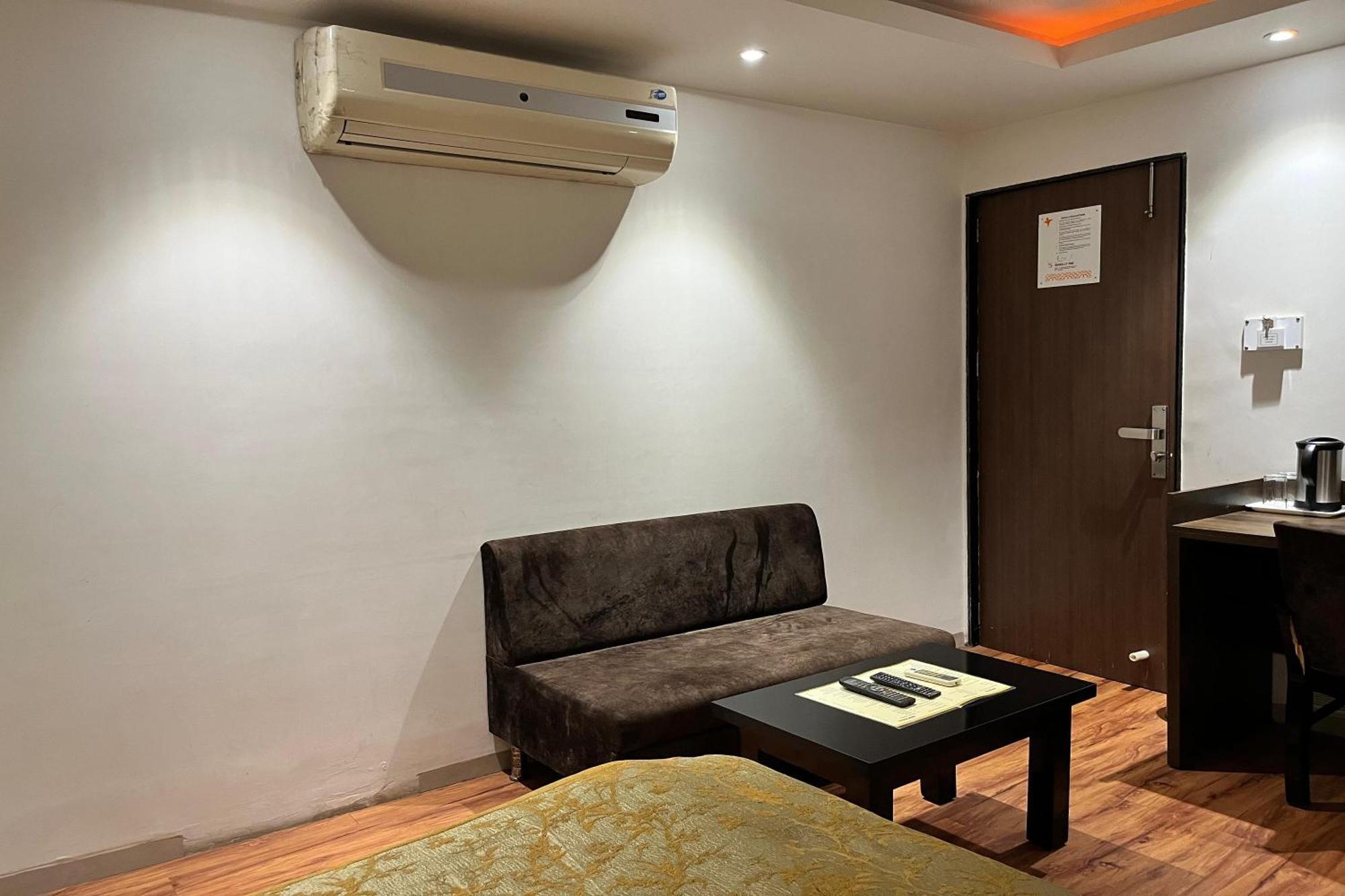 Hotel Shailly Inn Ahmedabad Extérieur photo