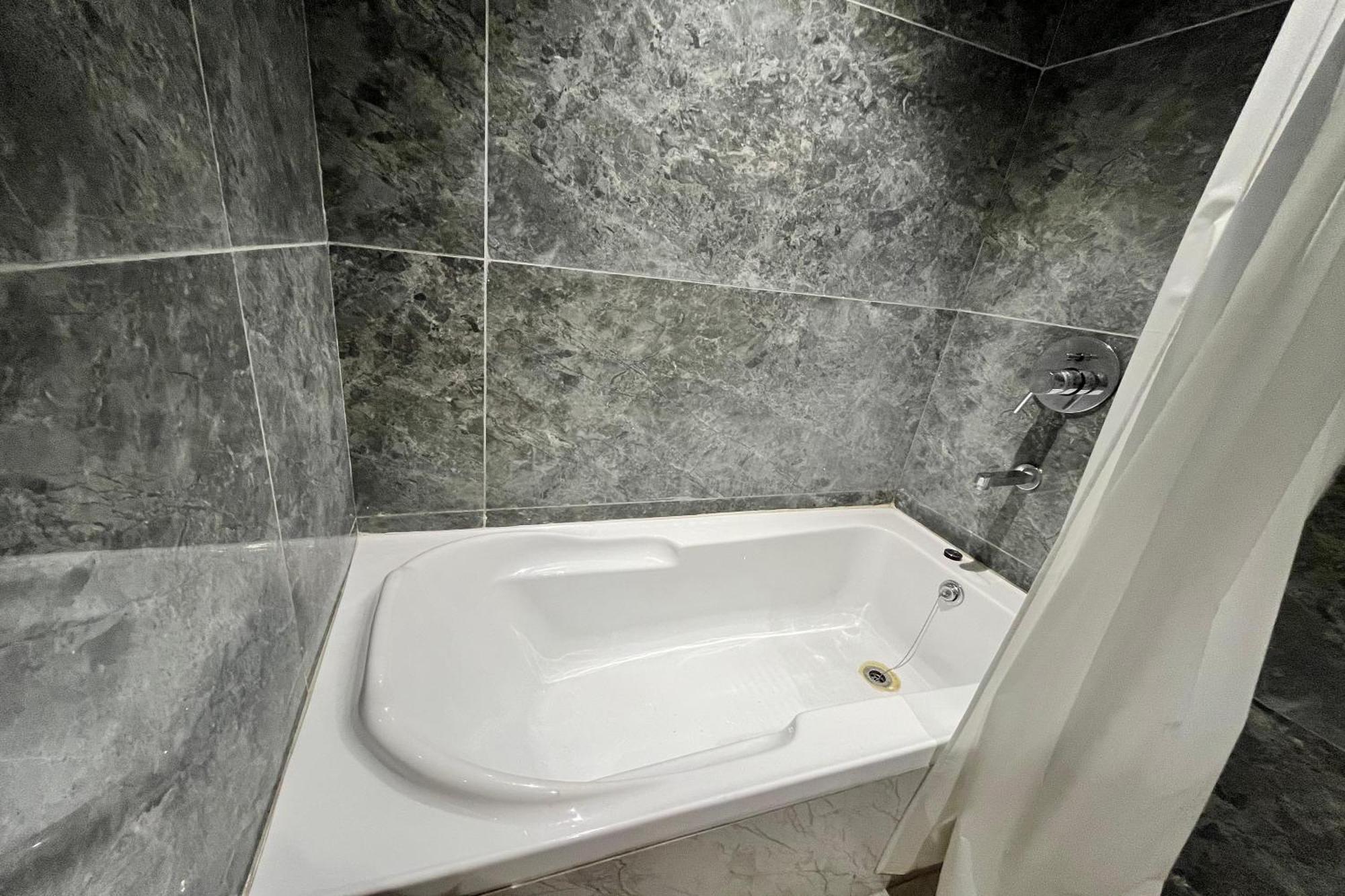 Hotel Shailly Inn Ahmedabad Extérieur photo