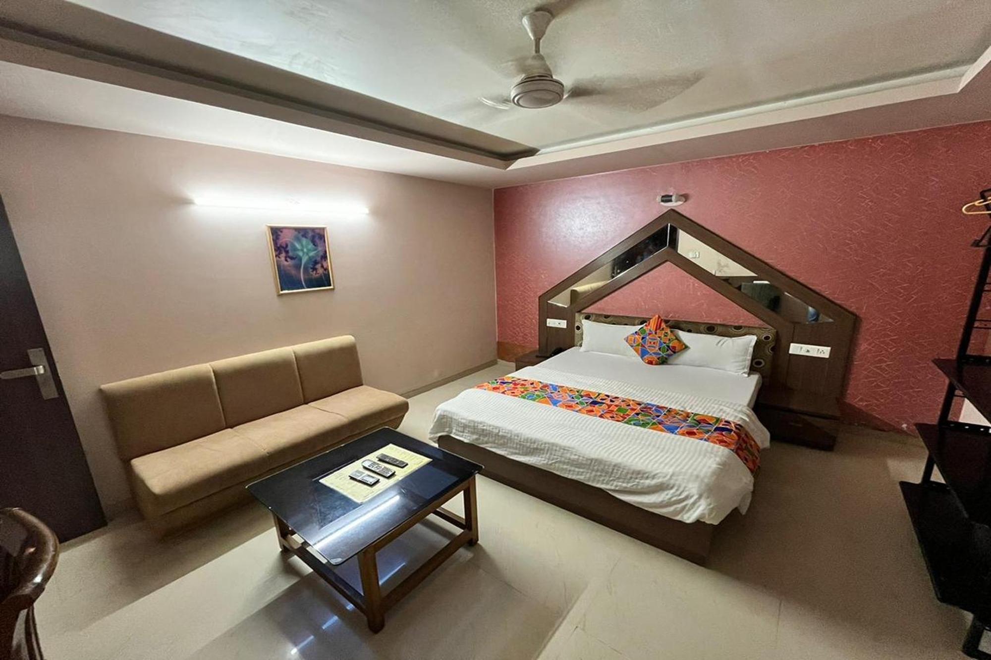 Hotel Shailly Inn Ahmedabad Extérieur photo