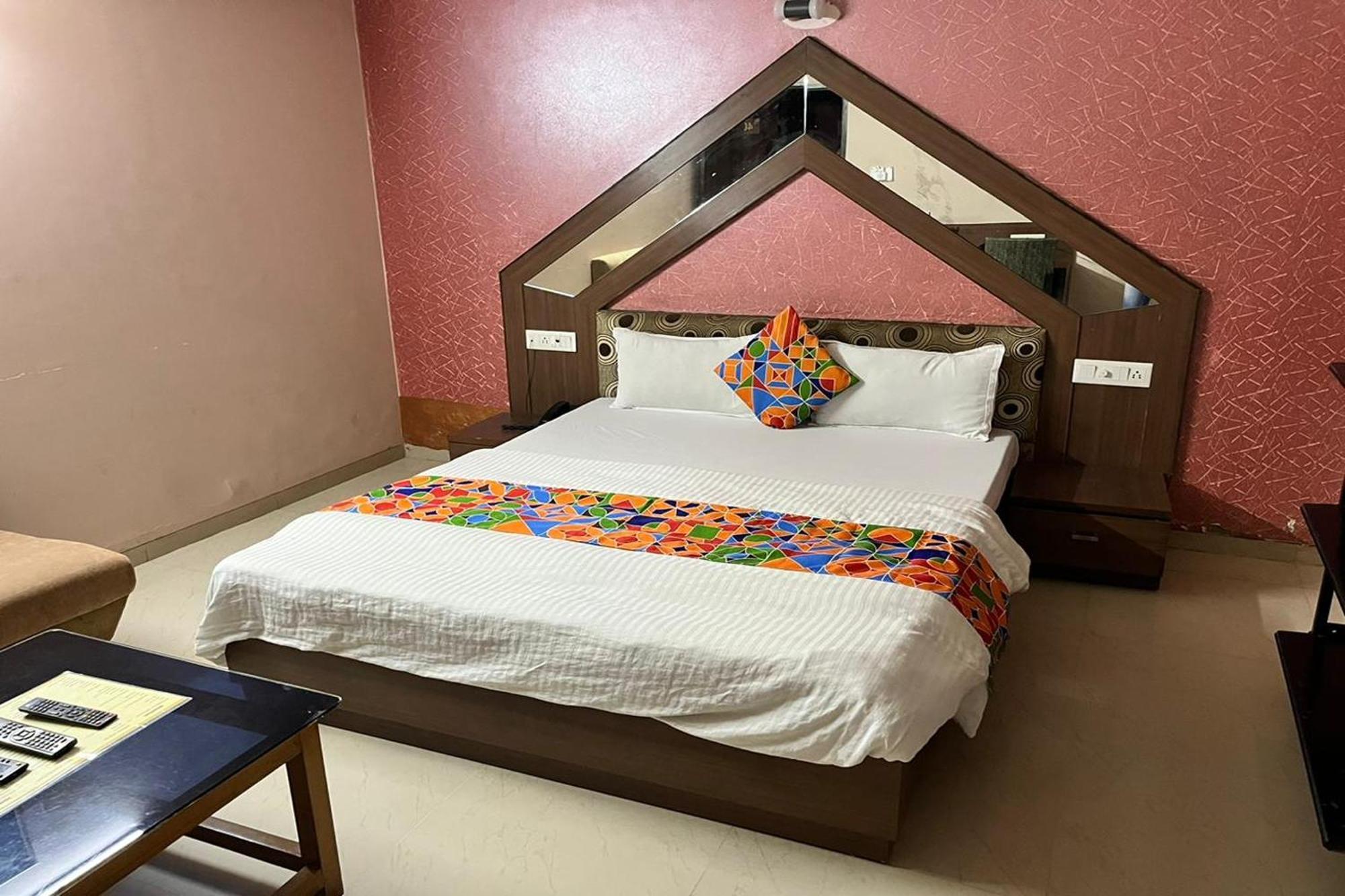 Hotel Shailly Inn Ahmedabad Extérieur photo